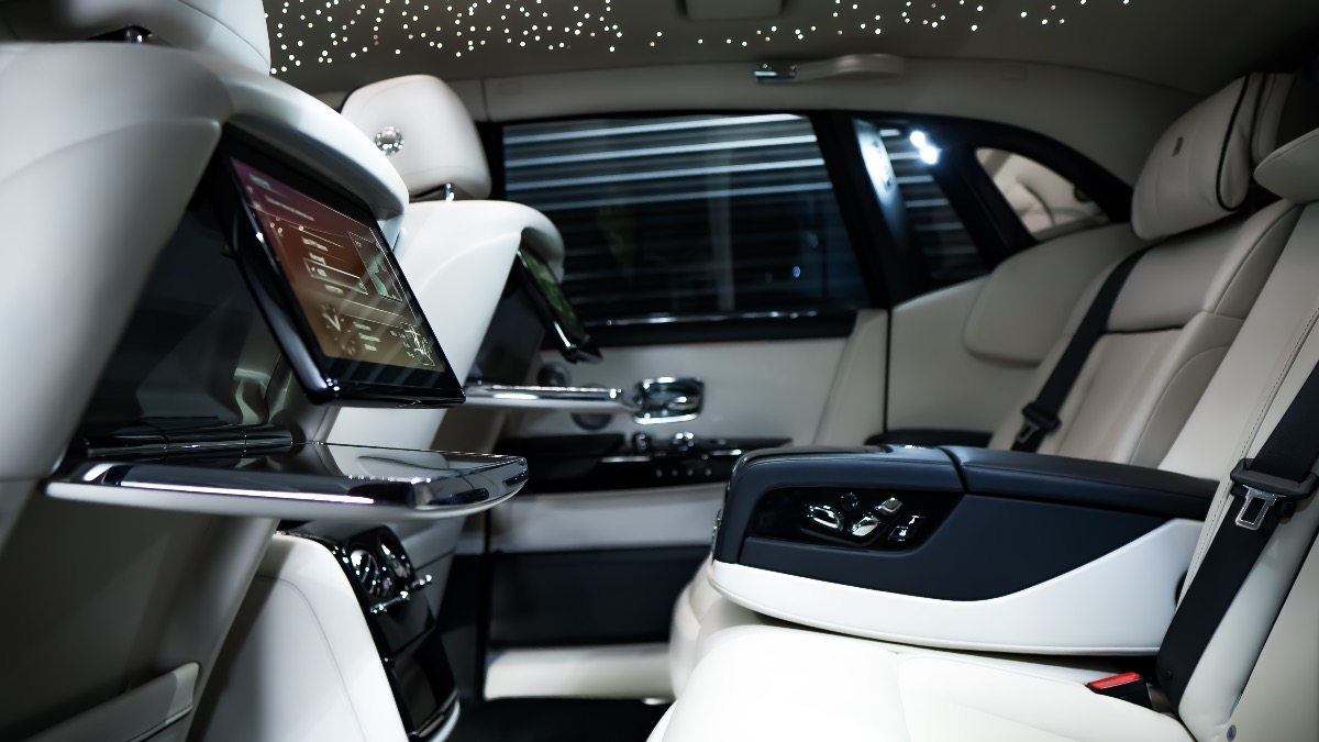 2020 Rolls-Royce Phantom Image 7